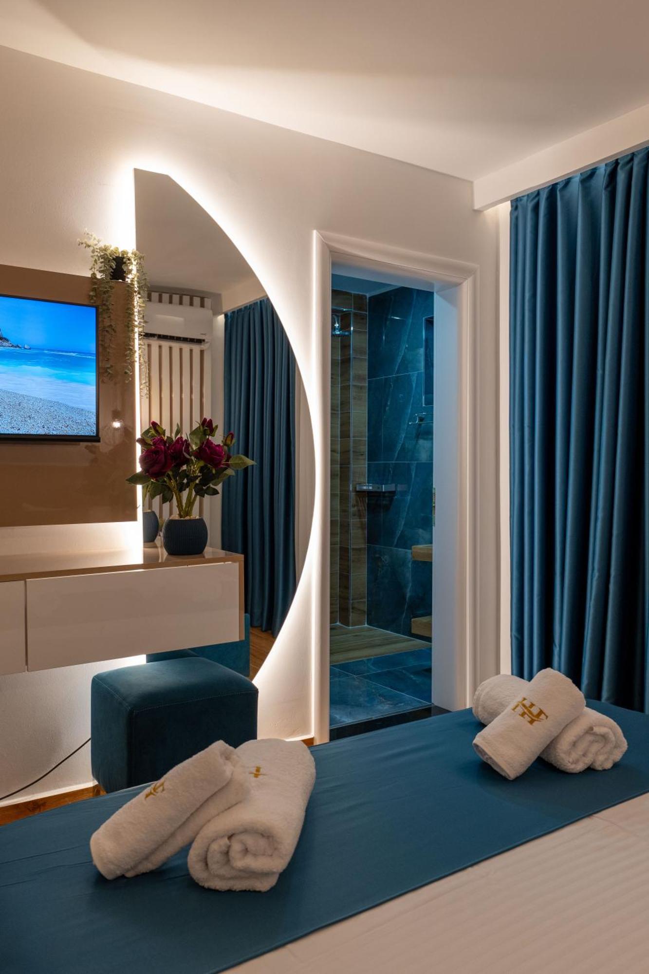 Crown Hf Ksamil Apartment Luaran gambar